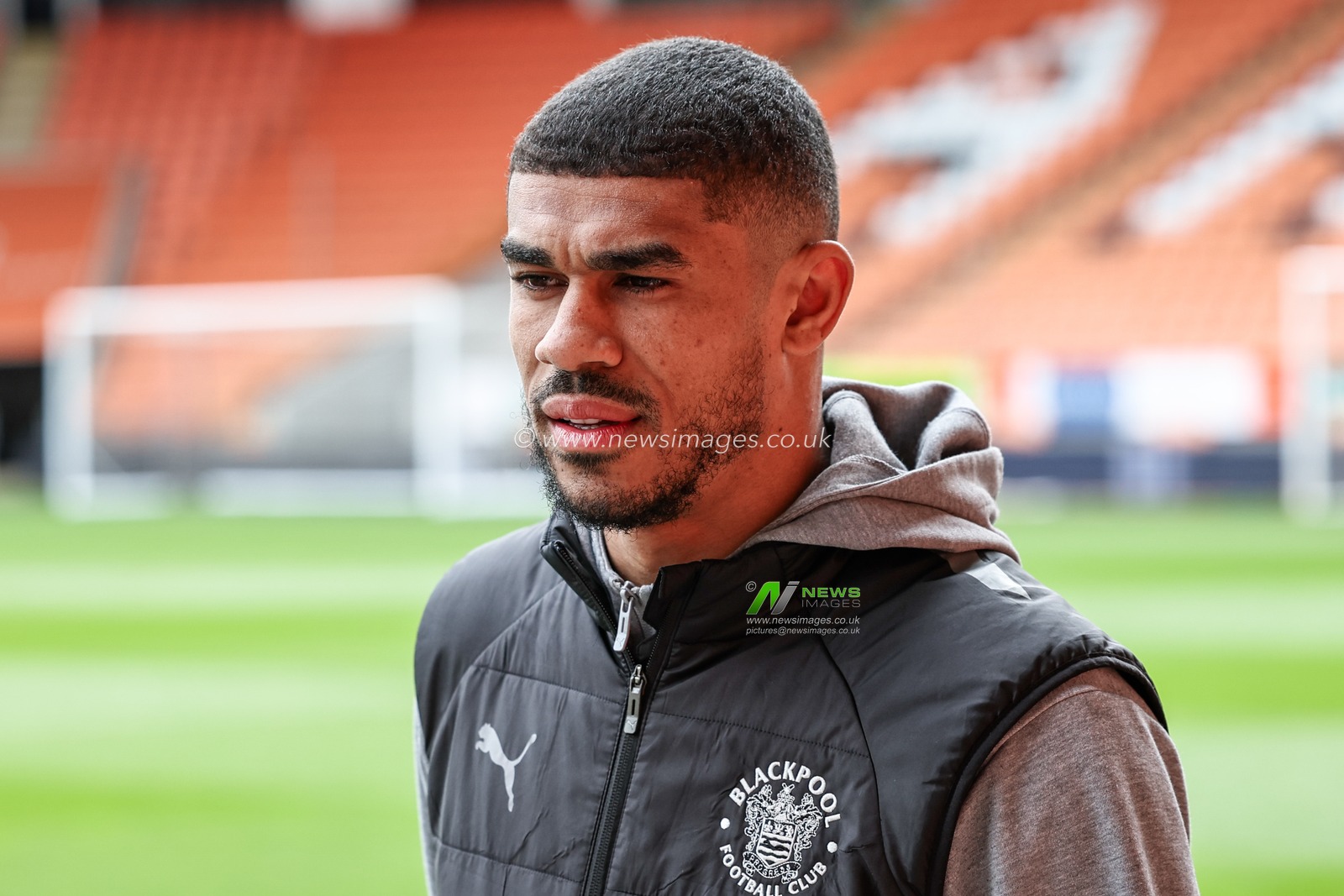 Ashley Fletcher of Blackpool arrives during the Sky Bet League 1 match Blackpool vs Bolton Wanderers at Bloomfield Road, Blackpool, United Kingdom, 29th March 2025

(Photo by Mark Cosgrove/News Images)