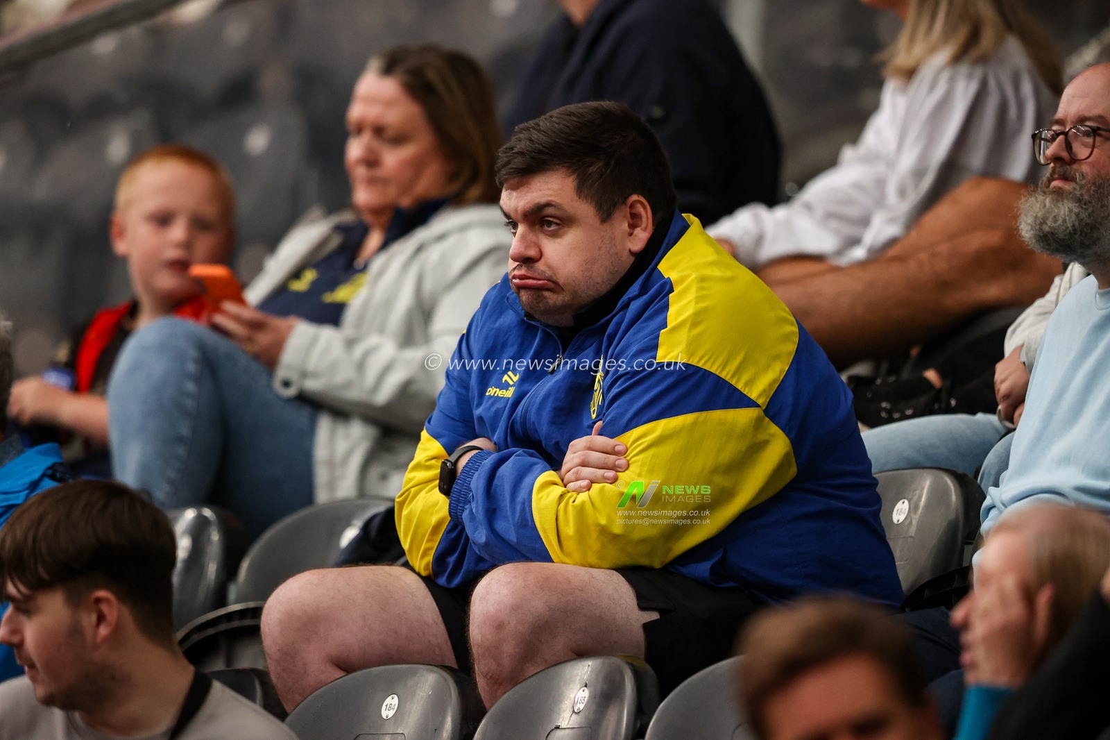 Warrington fans during the Betfred Super League round 25 match Hull FC vs Warrington Wolves at MKM Stadium, Hull, United Kingdom on 29 August 2026

(Photo by Alfie Cosgrove/News Images)