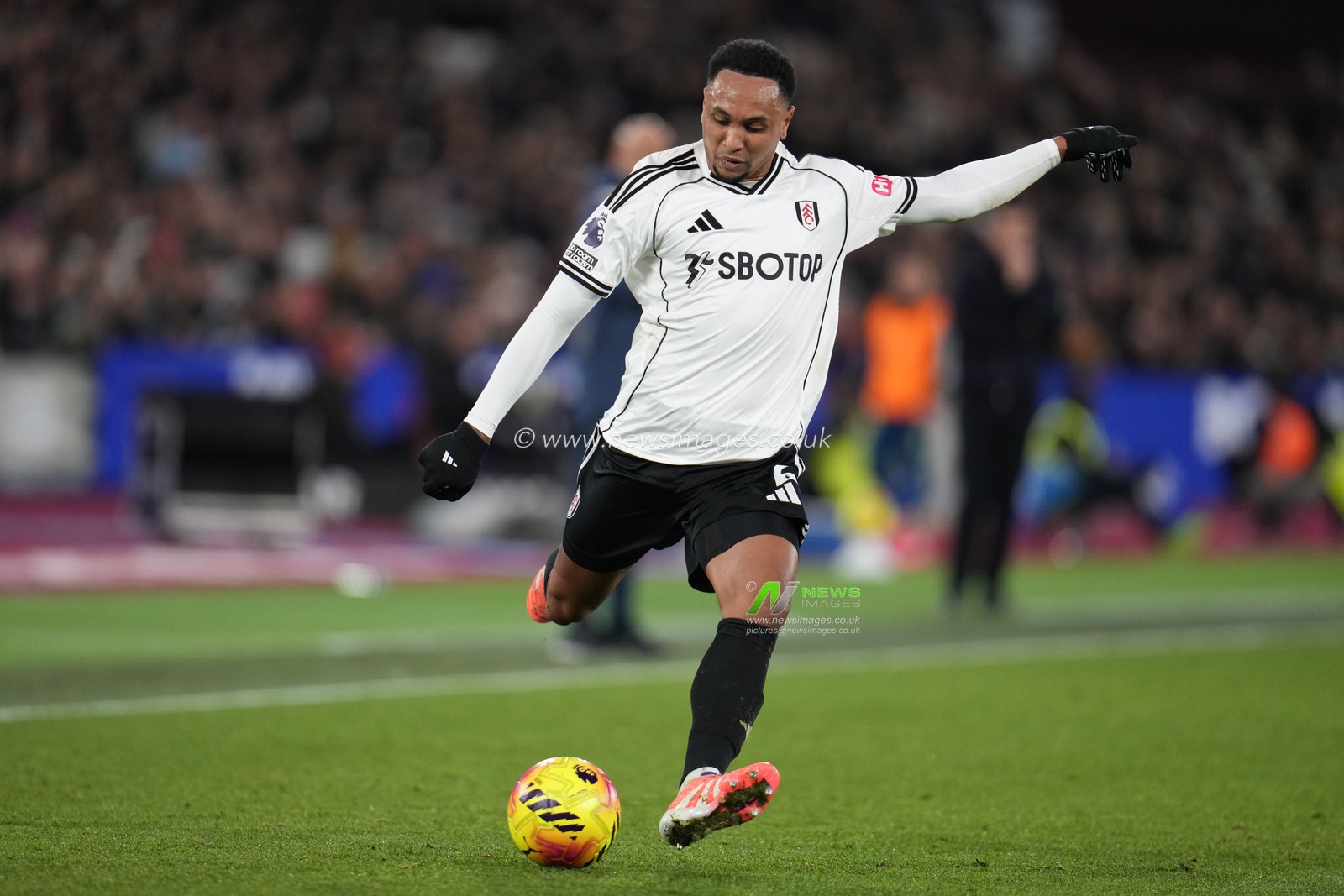 Kenny Tete of Fulham during the Premier League match West Ham United vs Fulham at London Stadium, London, United Kingdom, 27th December 2025

(Photo by Harvey Murphy/News Images)

*** GER AUT SUI OUT ***