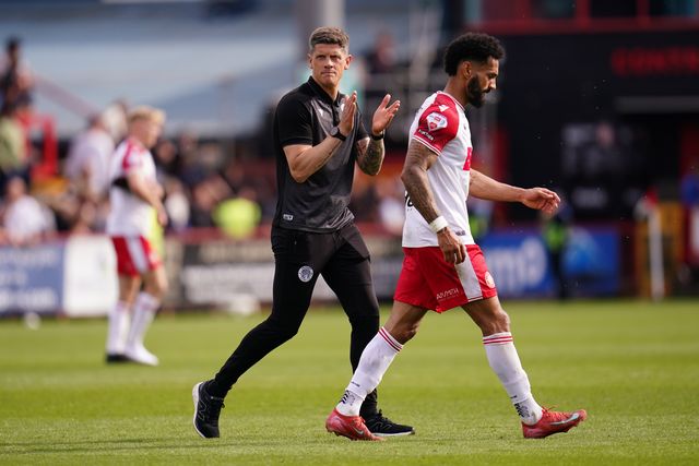 Alex Revell manager of Stevenage applauds home support at full time during the Sky Bet League One Playoffs Semi-Final match Stevenage vs Stockport County at Lamex Stadium, Stevenage, United Kingdom on 09 May 2026

(Photo by Harvey Murphy/News Images)