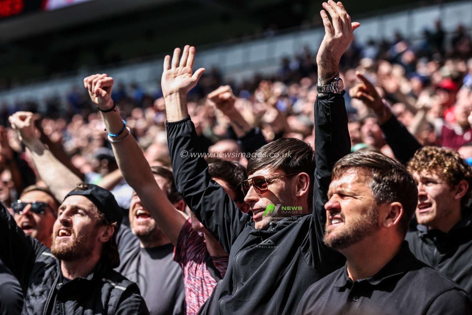 Liverpool fans during the Premier League match Everton vs Liverpool at Hill Dickinson Stadium, Liverpool, United Kingdom on 19 April 2026

(Photo by Alfie Cosgrove/News Images)