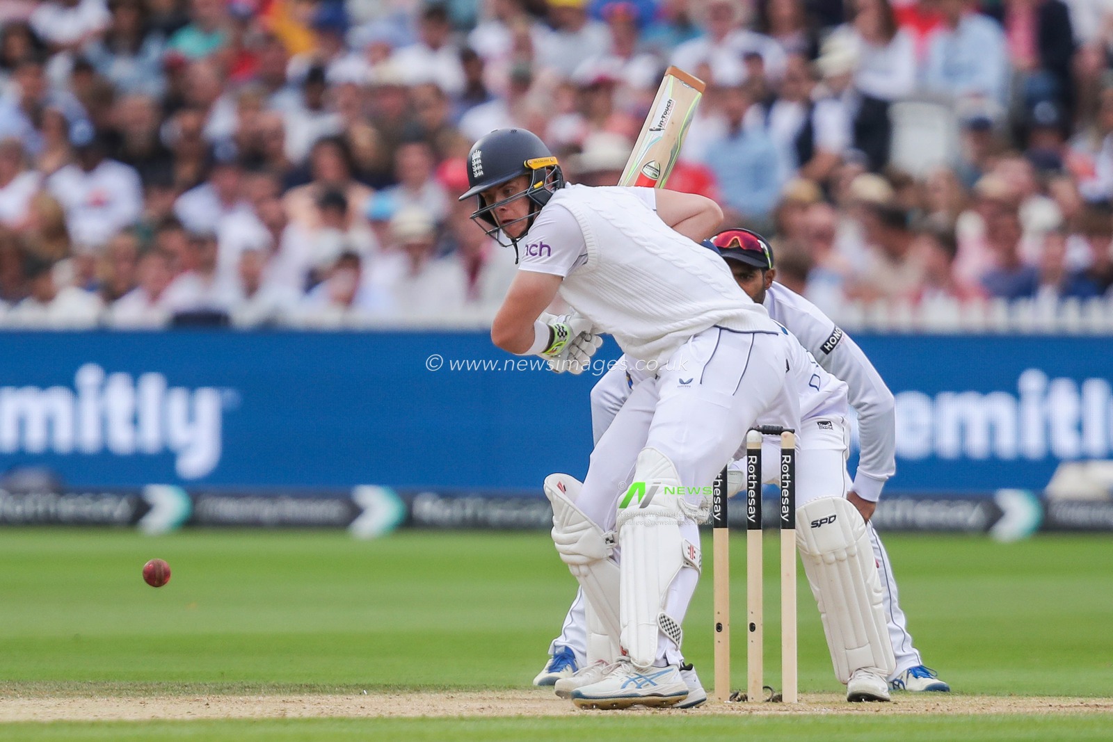 Jamie Smith of England bats during England v Sri Lanka 2nd Rothesay Test Match Day 3 at Lords, London, United Kingdom, 31st August 2024

(Photo by Izzy Poles/News Images)
