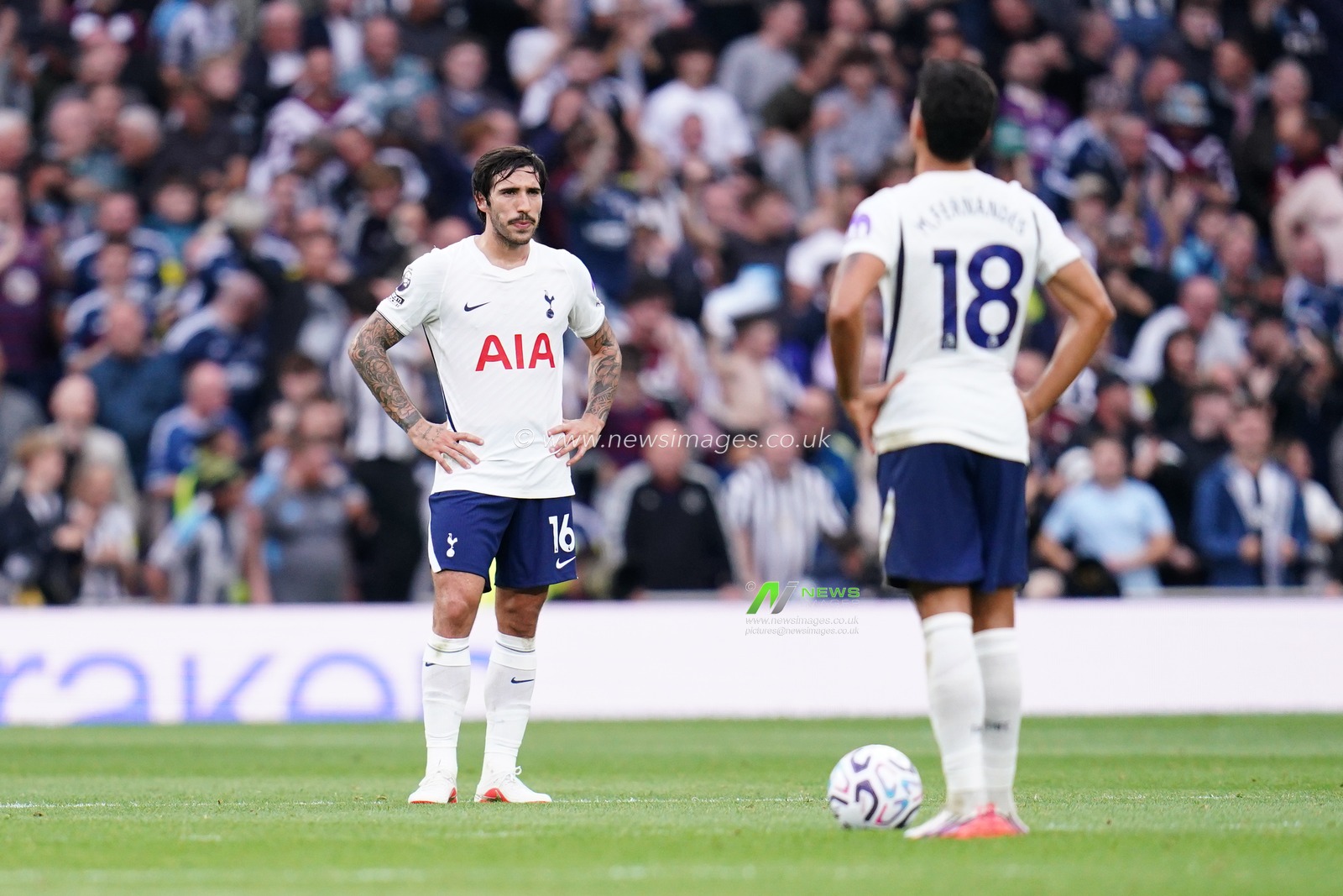 Sandro Tonali of Tottenham Hotspur looks on during the Premier League match Tottenham Hotspur vs Newcastle Untied at Tottenham Hotspur Stadium, London, United Kingdom on 29 August 2026

(Photo by Harvey Murphy/News Images)