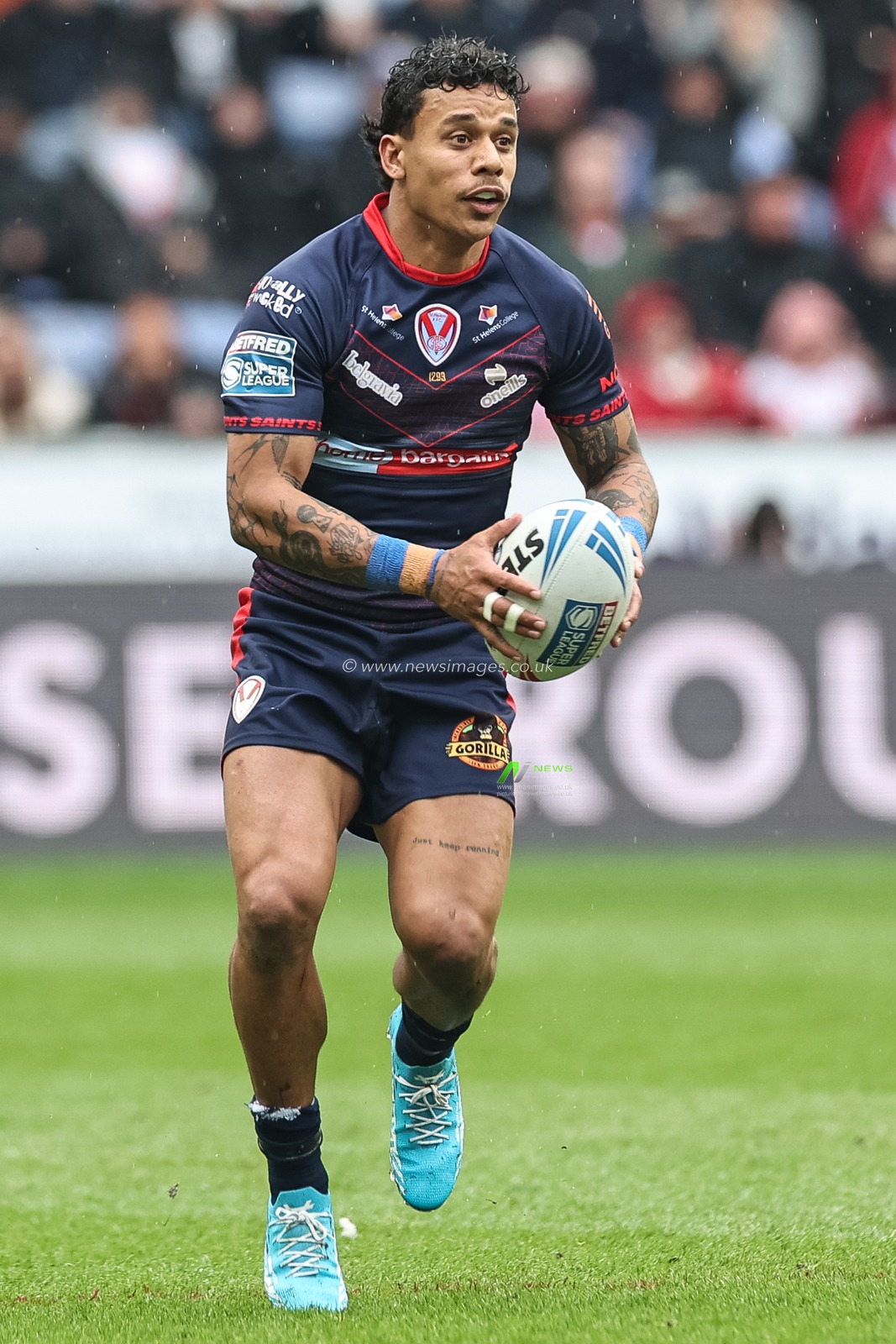 Tristan Sailor of St. Helens breaks with the ball during the Betfred Super League Round 8 match Wigan Warriors vs St Helens at The Brick Community Stadium, Wigan, United Kingdom, 18th April 2025

(Photo by Mark Cosgrove/News Images)