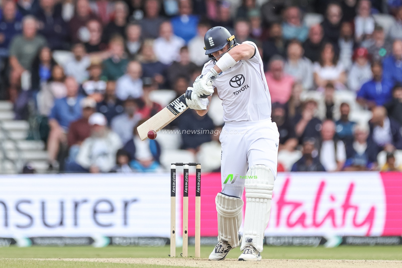 Jamie Smith of England hits a four (4) during the 1st Rothesay Test Match Day 5 England vs India at Headingley Cricket Ground, Leeds, United Kingdom, 24th June 2025

(Photo by Mark Cosgrove/News Images)