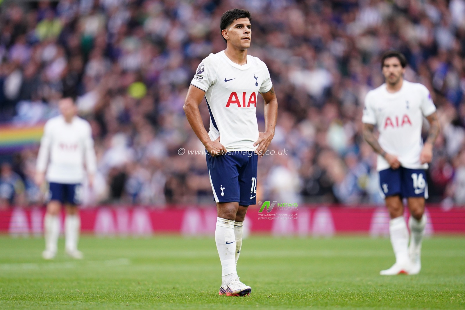 Mateus Fernandes of Tottenham Hotspur during the Premier League match Tottenham Hotspur vs Newcastle Untied at Tottenham Hotspur Stadium, London, United Kingdom on 29 August 2026

(Photo by Harvey Murphy/News Images)