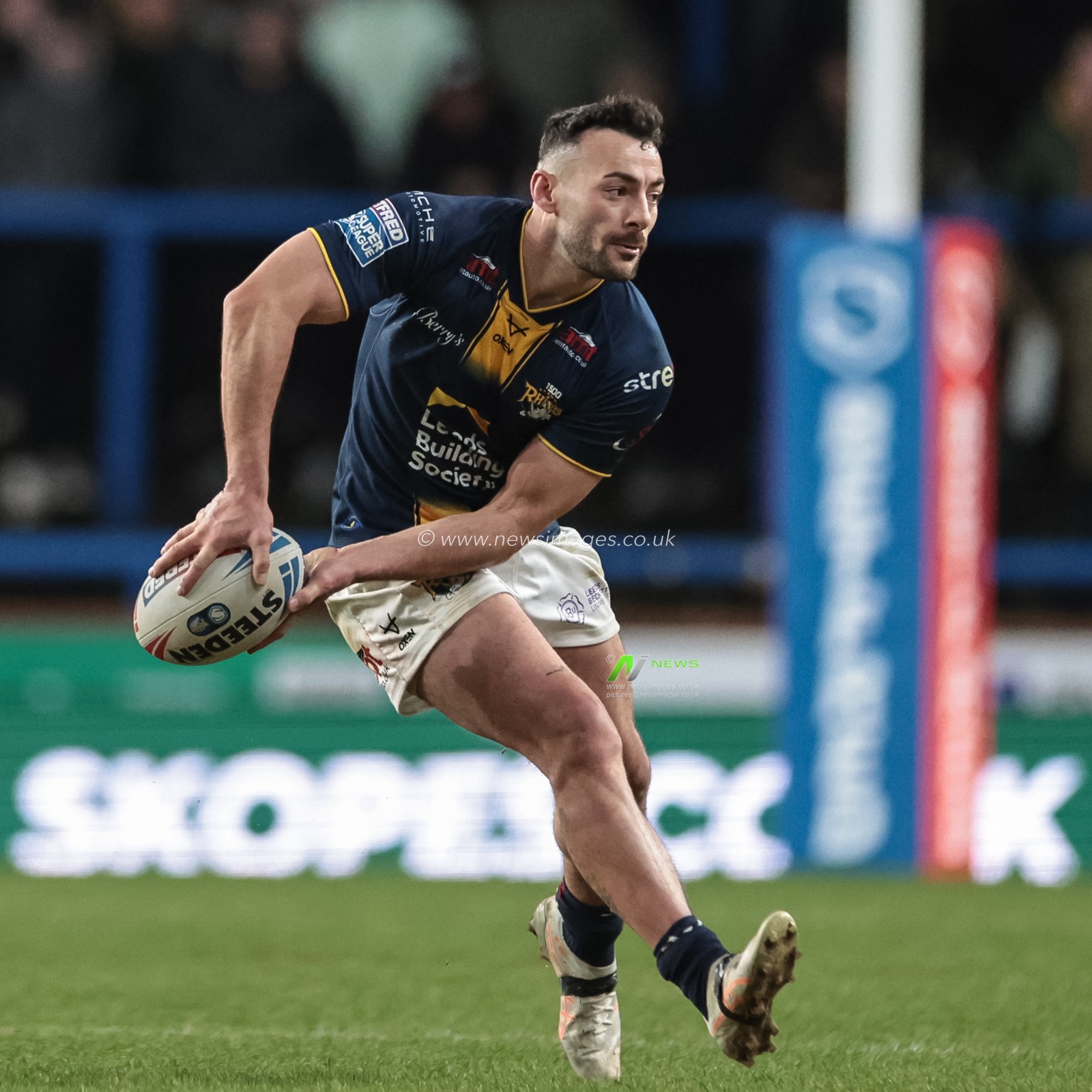 Jake Connor of Leeds Rhinos with the ball during the Betfred Super League Round 2 match Leeds Rhinos vs York Knights at AMT Headingley Stadium, Leeds, United Kingdom on 20 February 2026

(Photo by Mark Cosgrove/News Images)