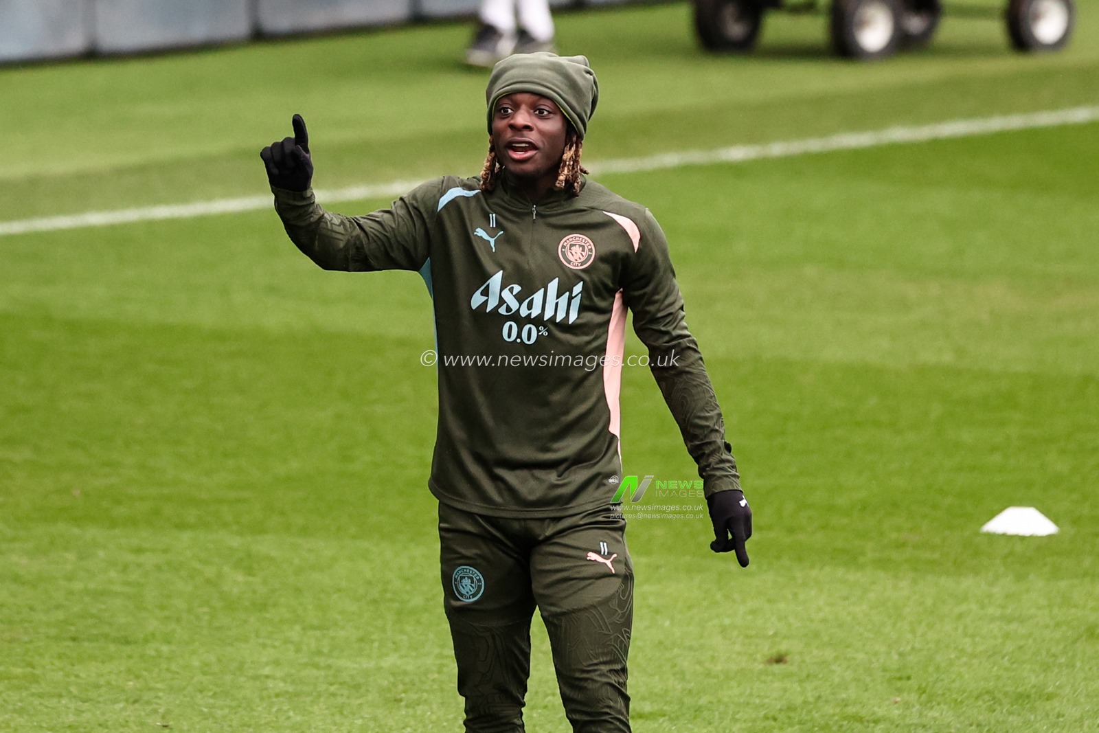 JÃ©rÃ©my Doku of Manchester City during the UEFA Champions League Manchester City Training session at Etihad Campus, Manchester, United Kingdom, 10th February 2025

(Photo by Mark Cosgrove/News Images)