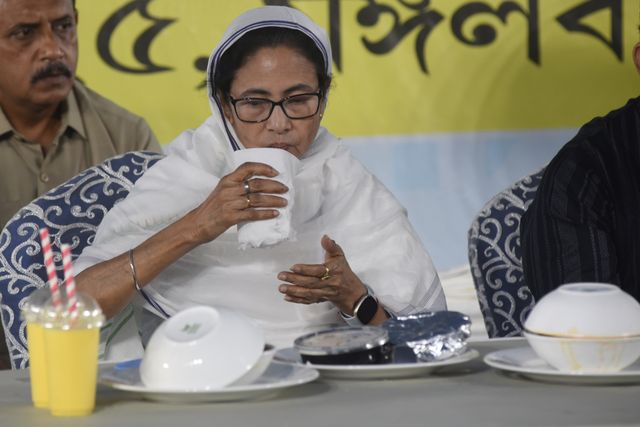 West Bengal State Chief Minister Mamata Banerjee  at an iftar party organised by Kolkata Municipal Corporation during the holy month of Ramzan in Kolkata,India on March 18,2025,Pictures by Debajyoti Chakraborty.(Photo: Debajyoti Chakraborty/News Images)