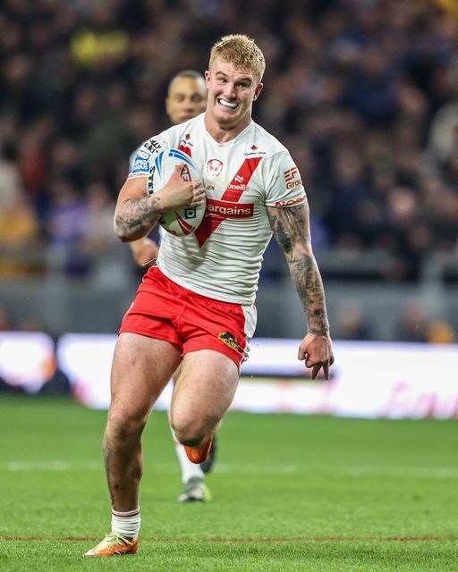George Delaney of St. Helens breaks with the ball during the Betfred Super League play-off Eliminator 1 match Leeds Rhinos vs St Helens at Headingley Stadium, Leeds, United Kingdom, 27th September 2025

(Photo by Alfie Cosgrove/News Images)