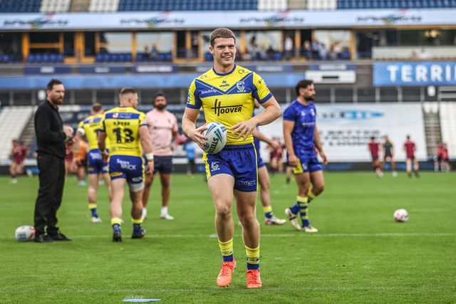 Jake Thewlis of Warrington Wolves in the pregame warmup session during the Betfred Super League Round 23 match Huddersfield Giants vs Warrington Wolves at Accu Stadium, Huddersfield, United Kingdom, 24th August 2025

(Photo by Alfie Cosgrove/News Images)