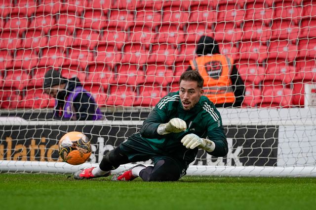 Fulham goalkeeper Benjamin Lecomte in the pregame warmup session  during the Emirates FA Cup 4th Round  match Stoke City vs Fulham at Bet365 Stadium, Stoke On Trent, United Kingdom on 15 February 2026

(Photo by Maynard Manyowa/News Images)