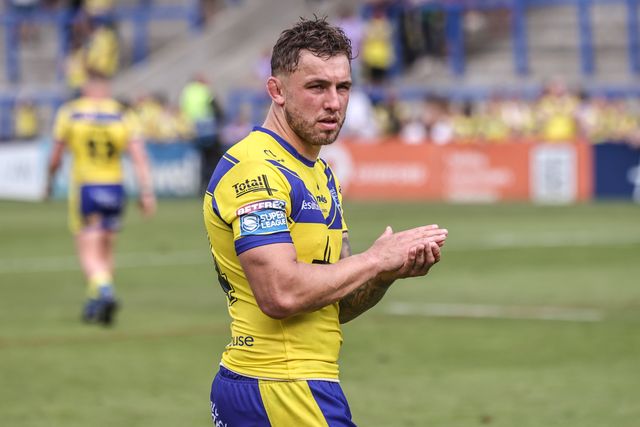 Sam Powell of Warrington Wolves applauds the fans after the game during the Betfred Super League round 15 match Warrington Wolves vs Huddersfield Giants at Halliwell Jones Stadium, Warrington, United Kingdom, 21st June 2025

(Photo by Alfie Cosgrove/News Images)