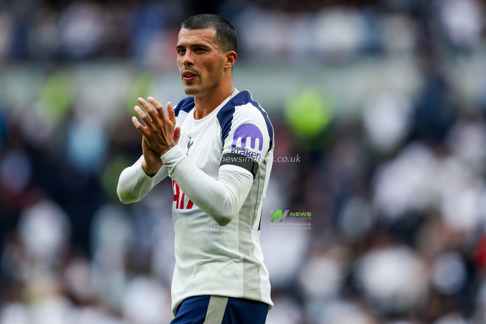 Radu Dragusin of Tottenham Hotspur acknowledges the fans after the teams victory following the Premier League match Tottenham Hotspur vs Burnley at Tottenham Hotspur Stadium, London, United Kingdom, 16th August 2025

(Photo by Izzy Poles/News Images)