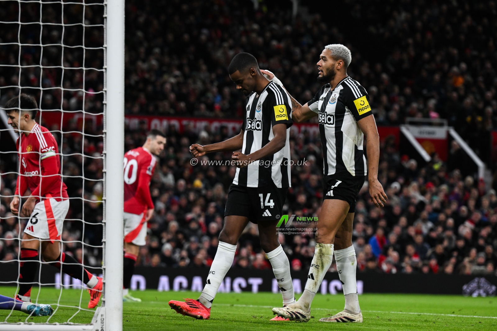Alexander Isak of Newcastle United celebrates his goal to make it 0-1 during the Premier League match Manchester United vs Newcastle United at Old Trafford, Manchester, United Kingdom, 30th December 2024

(Photo by Craig Thomas/News Images)