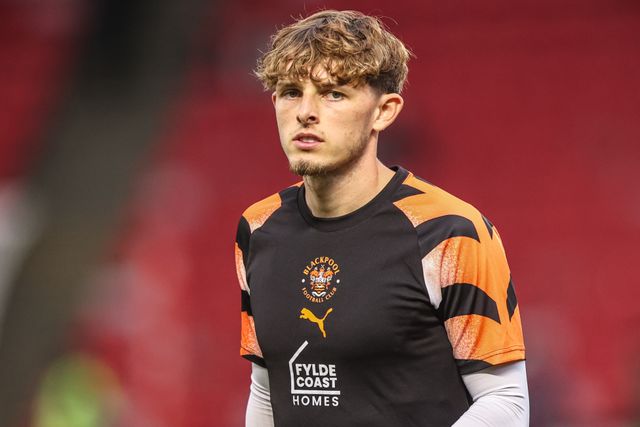 Leighton Clarkson of Blackpool in the pregame warmup session during the Sky Bet League One match Barnsley vs Blackpool at Oakwell, Barnsley, United Kingdom on 02 September 2026

(Photo by Alfie Cosgrove/News Images)