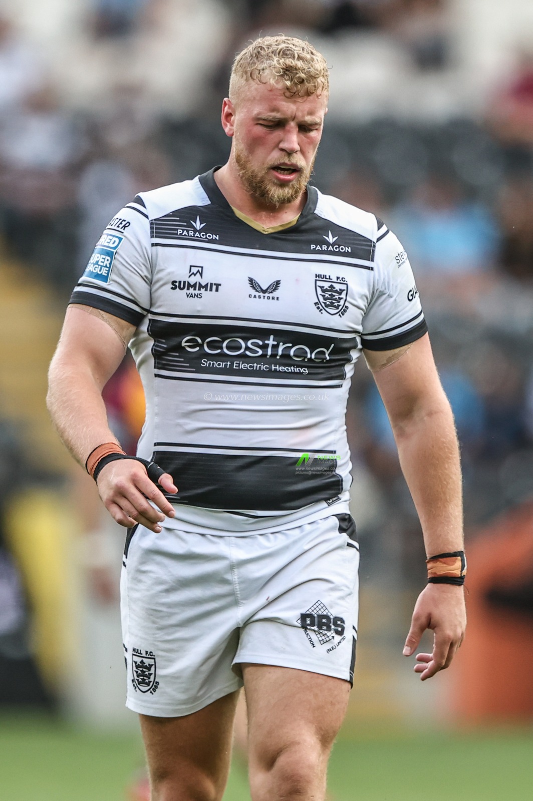 Jack Ashworth of Hull FC during the Betfred Super League round 20 match Hull FC vs Huddersfield Giants at MKM Stadium, Hull, United Kingdom, 26th July 2025

(Photo by Alfie Cosgrove/News Images)