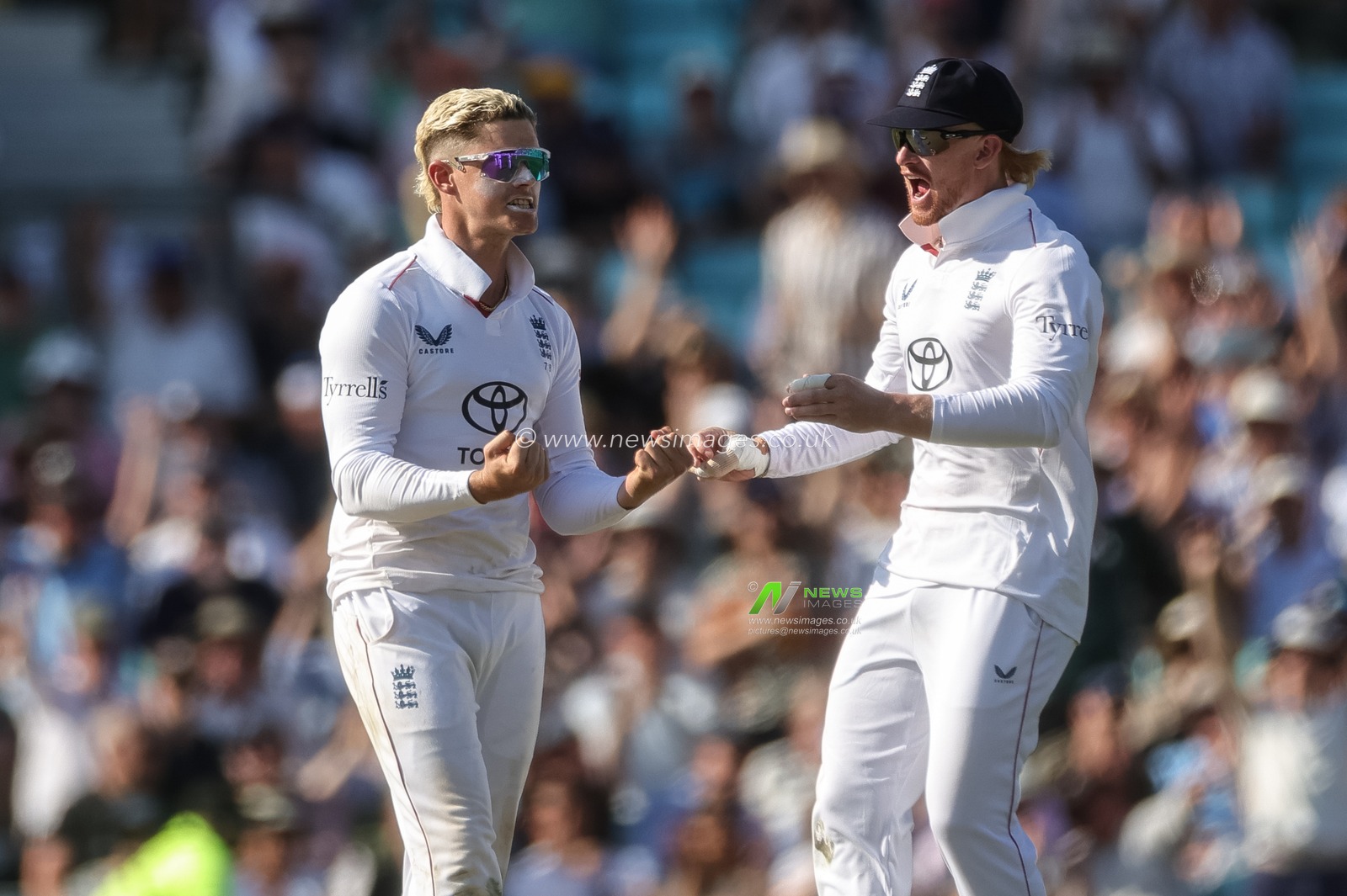 Jacob Bethell of England celebrates the wicket of Rachin Ravindra of New Zealand during the 2nd Rothesay Test Match Day 3 match England vs New Zealand at The Kia Oval, London, United Kingdom on 19 June 2026

(Photo by Mark Cosgrove/News Images)
