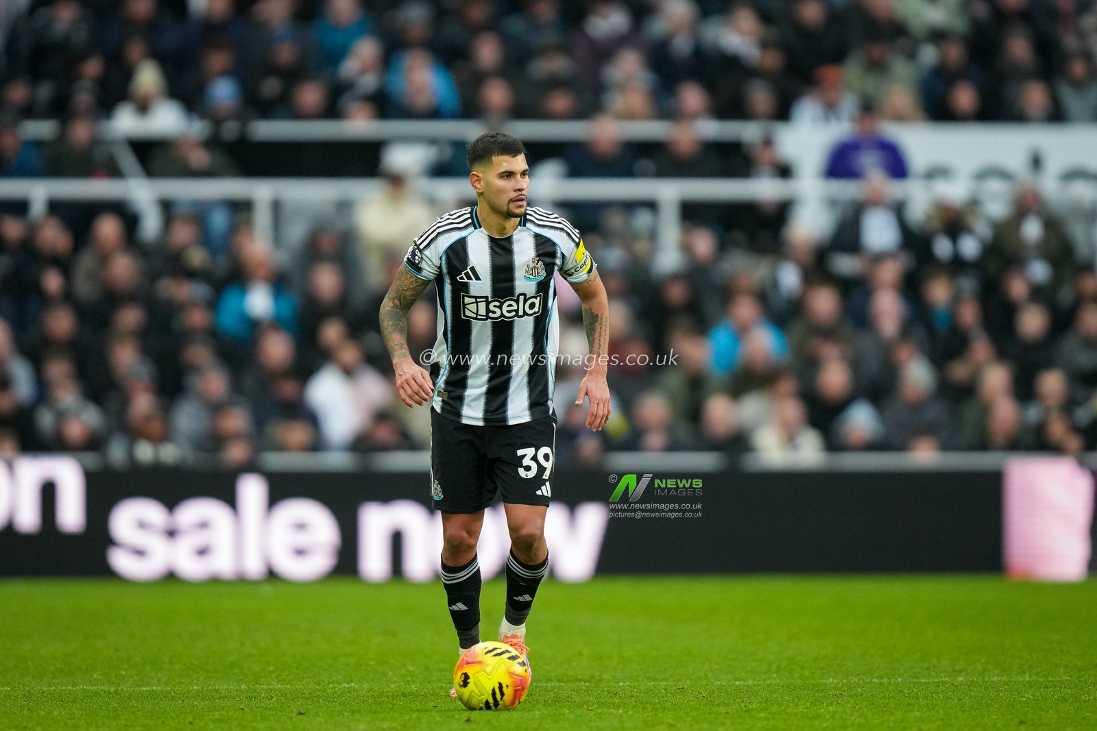 Bruno Guimaraes of Newcastle United during the Premier League match Newcastle United vs Chelsea at St. James's Park, Newcastle, United Kingdom, 20th December 2025

(Photo by Maynard Manyowa/News Images)

*** GER AUT SUI OUT ***