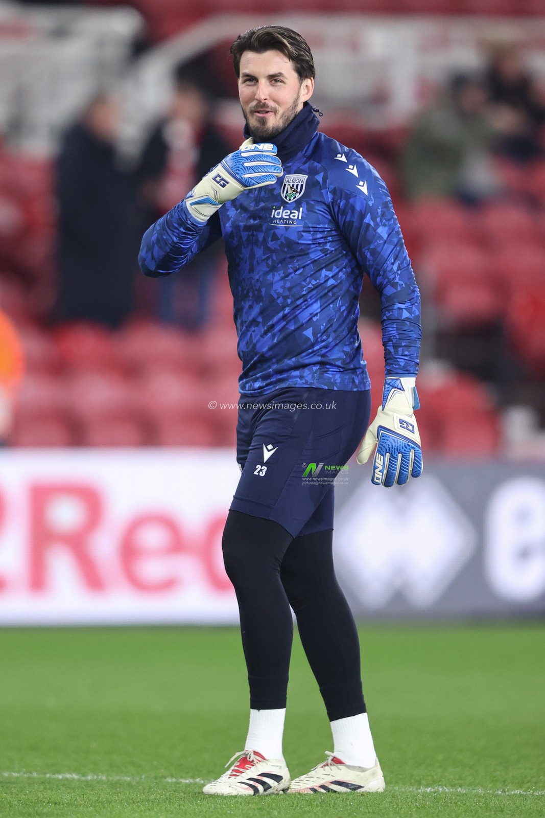 Joe Wildsmith of West Bromwich Albion in the pregame warmup session during the Sky Bet Championship match Middlesbrough vs West Bromwich Albion at Riverside Stadium, Middlesbrough, United Kingdom, 21st January 2025

(Photo by Alfie Cosgrove/News Images)