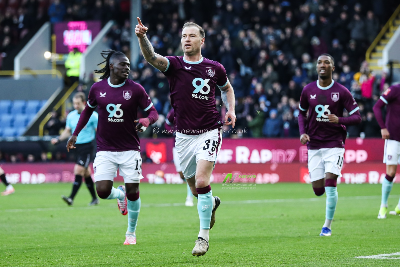Ashley Barnes of Burnley celebrates after scoring to make it 1-0 during the Emirates FA Cup Third Round match Burnley vs Millwall at Turf Moor, Burnley, United Kingdom, 10th January 2026

(Photo by Jorge Horsted/News Images)