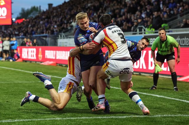 Will Tate of Wakefield Trinity goes over for a try during the Betfred Super League round 11 match Wakefield Trinity vs Catalans Dragons at DIY Kitchens Stadium, Wakefield, United Kingdom on 15 May 2026

(Photo by Mark Cosgrove/News Images)