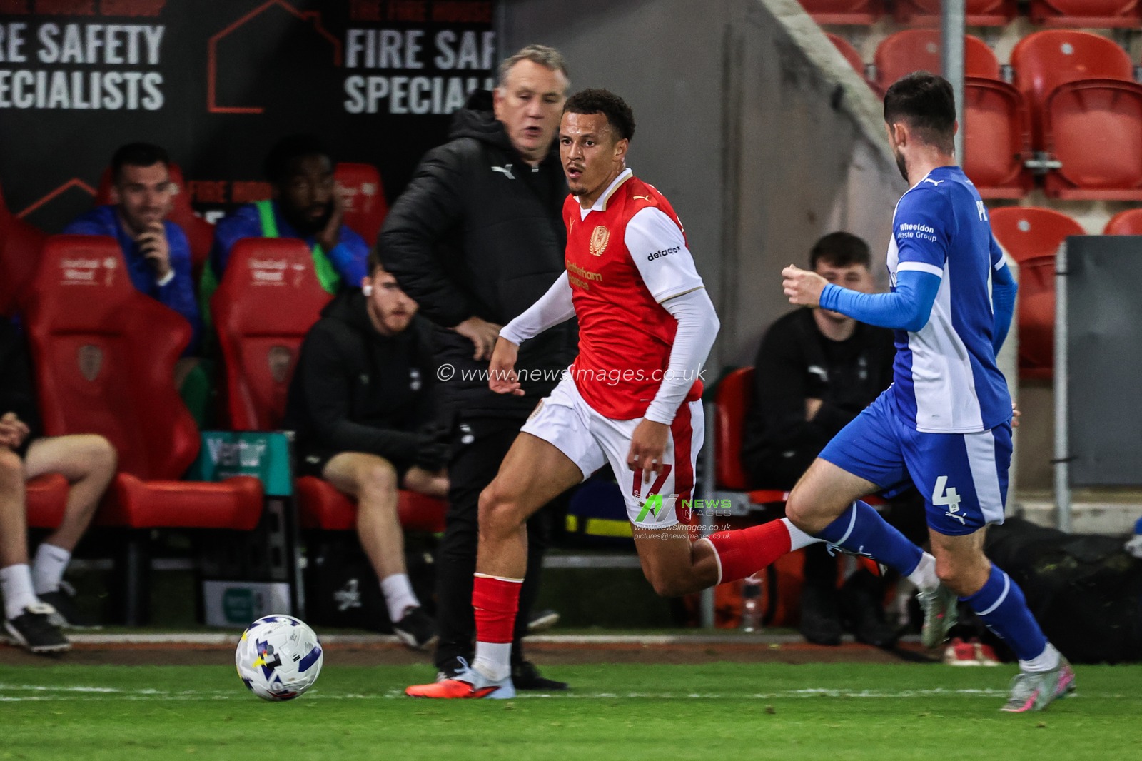 Shaun McWilliams of Rotherham United breaks with the ball during the The Vertu Trophy Northern Group E match Rotherham United vs Oldham Athletic at New York Stadium, Rotherham, United Kingdom, 7th October 2025

(Photo by Alfie Cosgrove/News Images)
