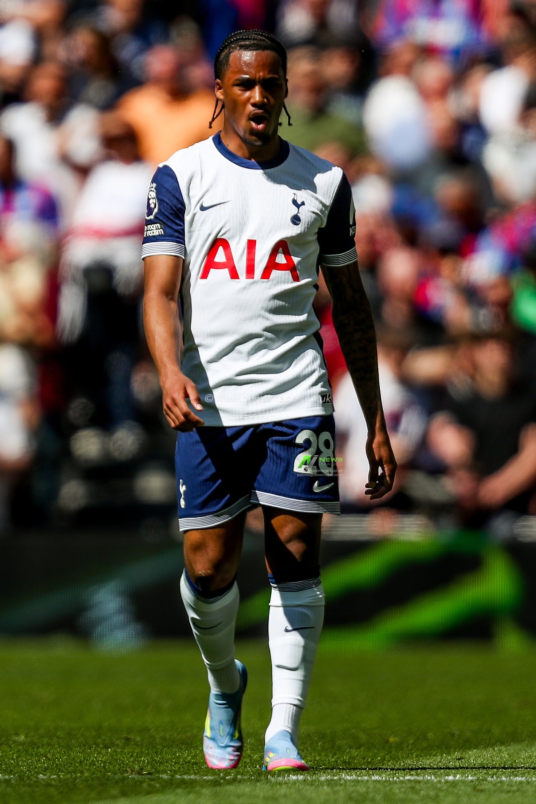 Wilson Odobert of Tottenham Hotspur reacts during the Premier League match Tottenham Hotspur vs Crystal Palace at Tottenham Hotspur Stadium, London, United Kingdom, 11th May 2025

(Photo by Izzy Poles/News Images)