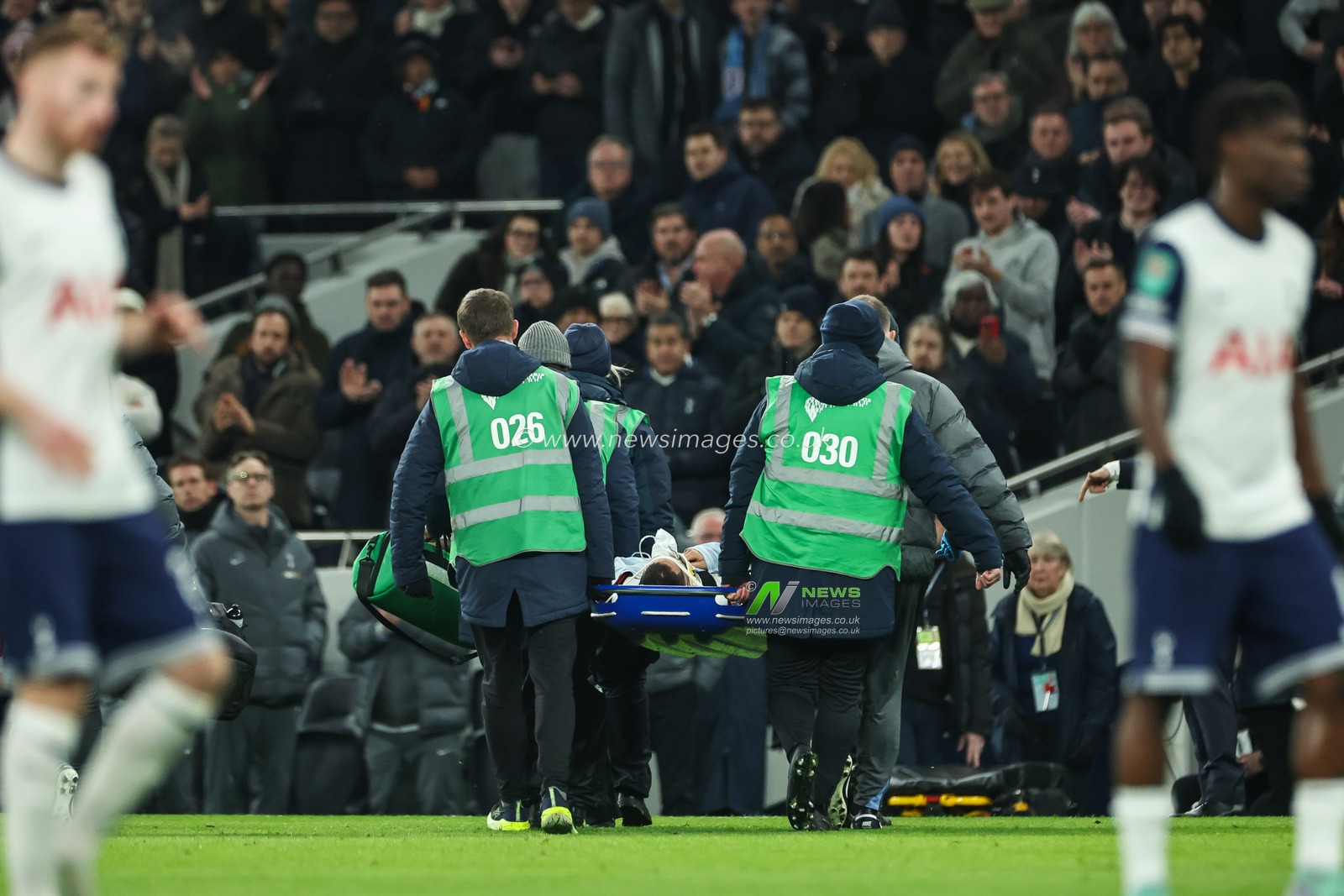 Rodrigo Bentancur of Tottenham Hotspur leaves the field on a stretch during the Carabao Cup Semi-Finals First Leg Tottenham Hotspur vs Liverpool at Tottenham Hotspur Stadium, London, United Kingdom, 8th January 2025

(Photo by Mark Cosgrove/News Images)
