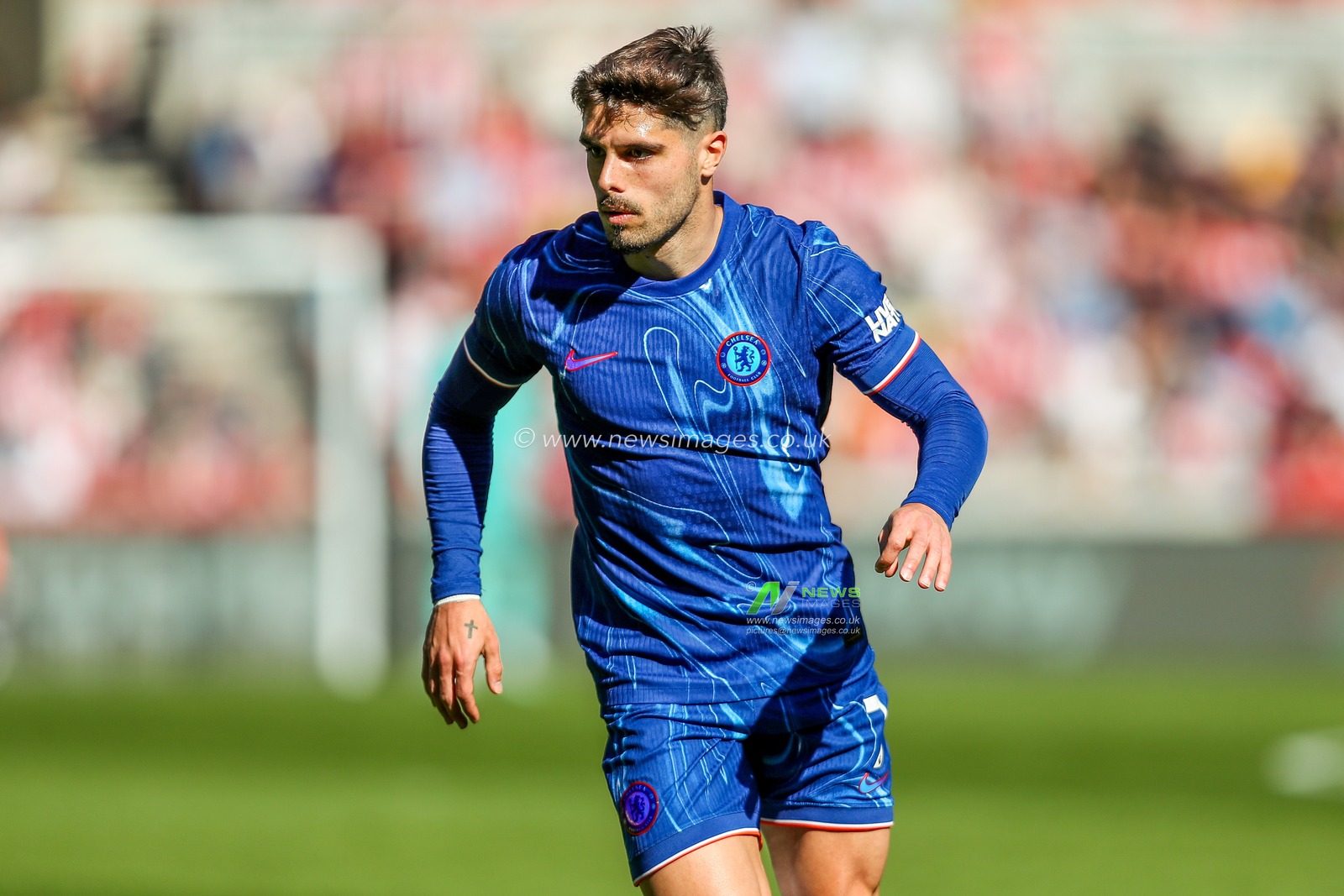 Pedro Neto of Chelsea in action during the Premier League match Brentford vs Chelsea at The Gtech Community Stadium, London, United Kingdom, 6th April 2025

(Photo by Izzy Poles/News Images)