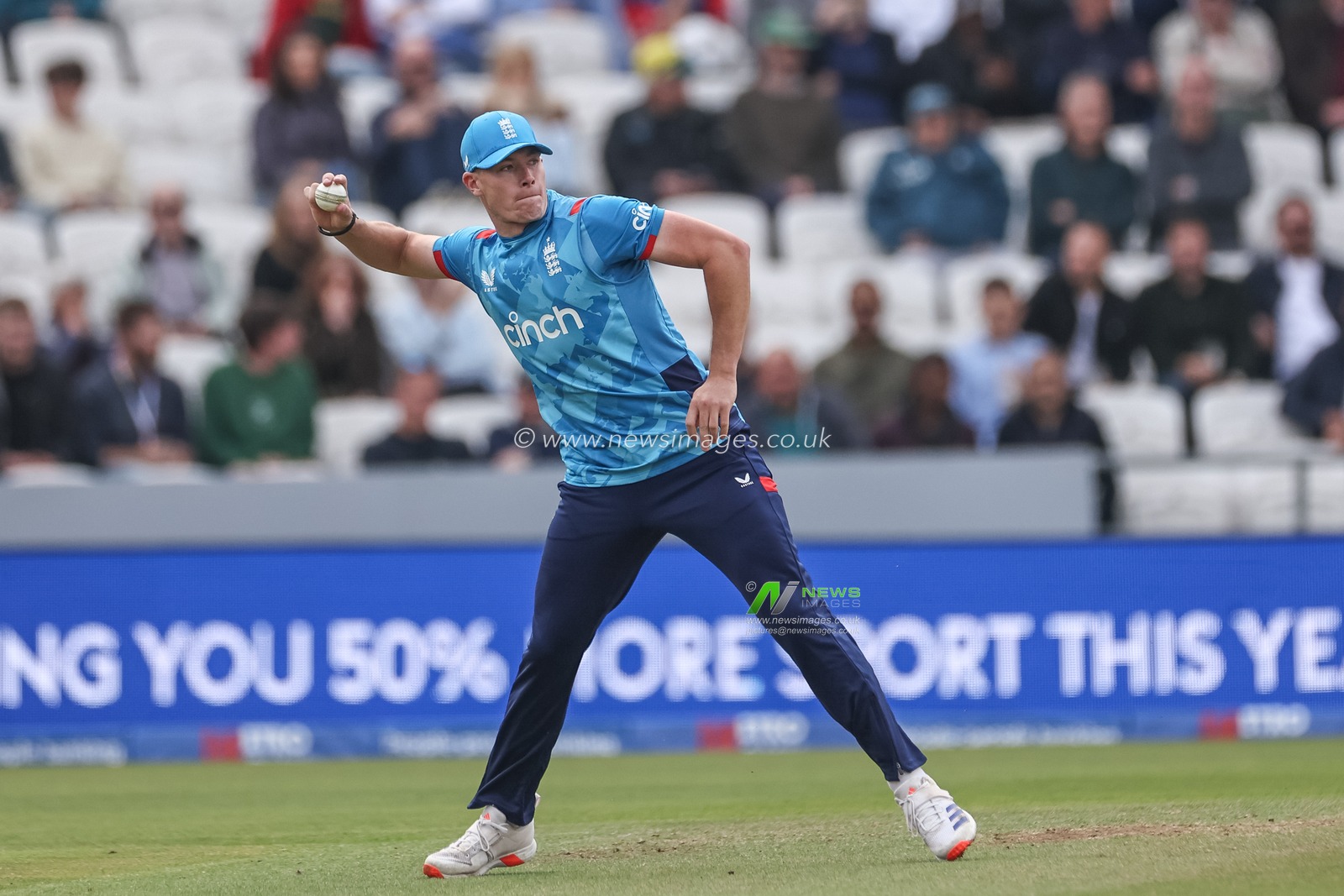 Matthew Potts of England fields the ball during the Second Metro Bank One Day International England v Australia at Headingley Cricket Ground, Leeds, United Kingdom, 21st September 2024

(Photo by Mark Cosgrove/News Images)