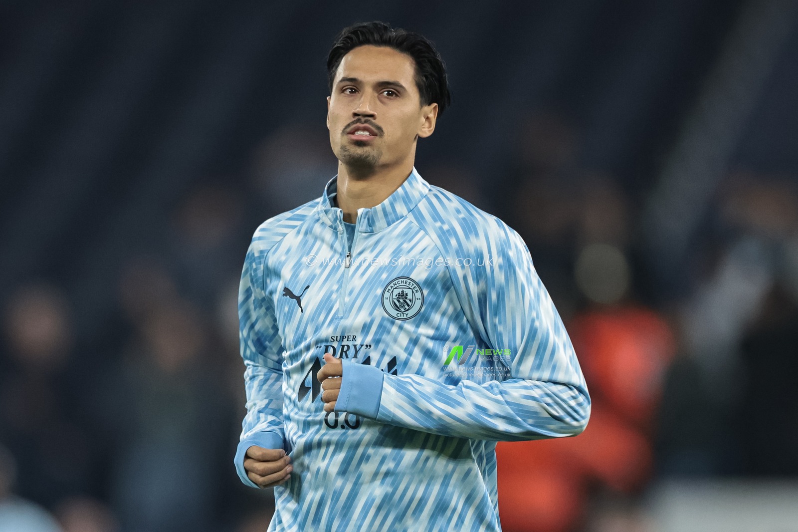 Tijjani Reijnders of Manchester City in the pregame warmup session during the UEFA Champions League Matchday 4 of 8 Manchester City vs Borussia Dortmund at the City of Manchester Stadium, Manchester, United Kingdom, 5th November 2025

(Photo by Mark Cosgrove/News Images)

*** GER AUT SUI OUT ***