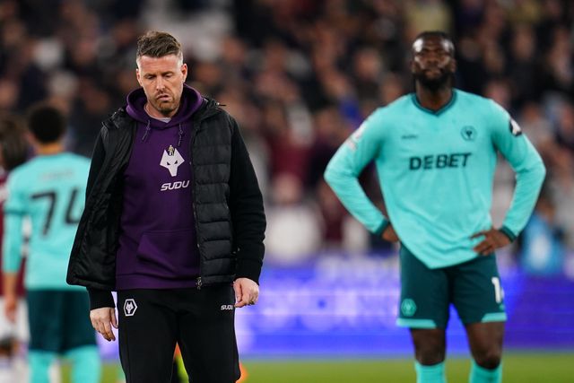 Rob Edwards manager of Wolverhampton Wanderers at full time during the Premier League match West Ham United vs Wolverhampton Wanderers at London Stadium, London, United Kingdom on 10 April 2026

(Photo by Harvey Murphy/News Images)