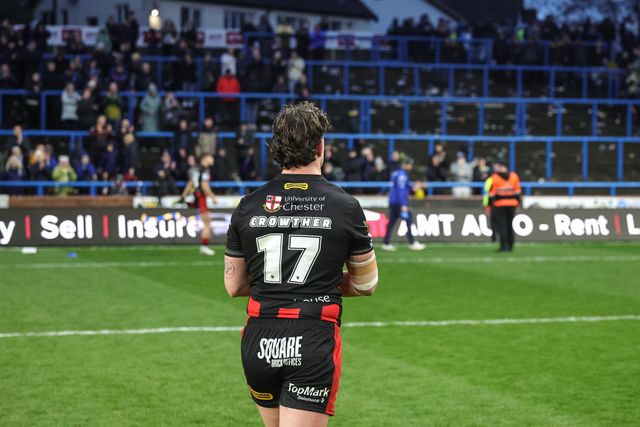 Jordan Crowther of Warrington Wolves applauds the fans during the Betfred Super League round 6 match Leeds Rhinos vs Warrington Wolves at AMT Headingley Stadium, Leeds, United Kingdom on 29 March 2026

(Photo by Mark Cosgrove/News Images)