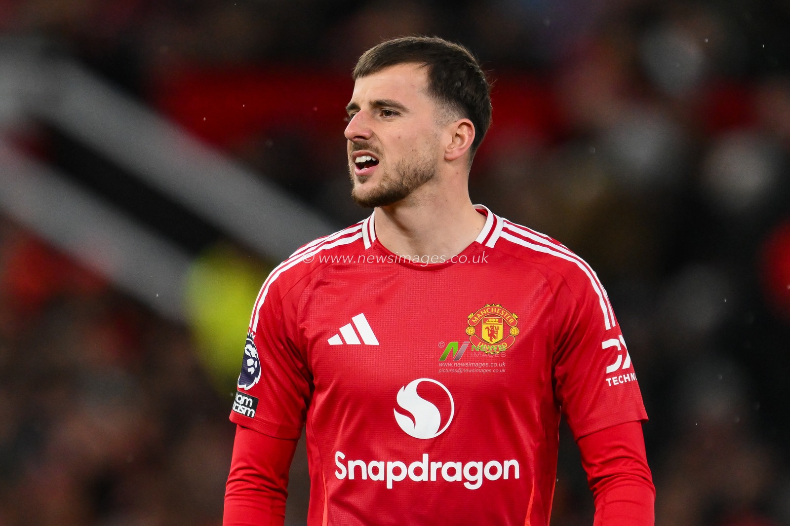 Mason Mount of Manchester United during the Premier League match Manchester United vs Nottingham Forest at Old Trafford, Manchester, United Kingdom, 7th December 2024

(Photo by Craig Thomas/News Images)