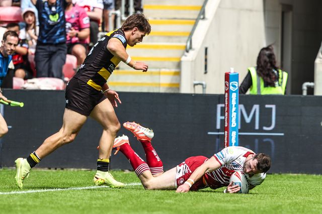Jake Wardle of Wigan Warriors goes over for a try during the Betfred Super League round 15 match York Knights vs Wigan Warriors at LNER Community Stadium, York, United Kingdom on 20 June 2026

(Photo by Alfie Cosgrove/News Images)
