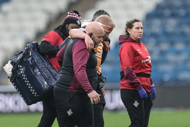 Matty English of Huddersfield Giants leaves the field of play injured during the Betfred Super League Round 4 match Huddersfield Giants vs Hull KR at Accu Stadium, Huddersfield, United Kingdom on 08 March 2026

(Photo by Mark Cosgrove/News Images)