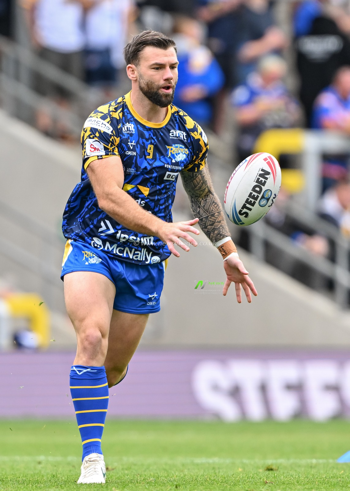 Andy Ackers of Leeds Rhinos warms up ahead of the Betfred Super League Round 21 match Leeds Rhinos vs Wigan Warriors at Headingley Stadium, Leeds, United Kingdom, 10th August 2024

(Photo by Cody Froggatt/News Images)