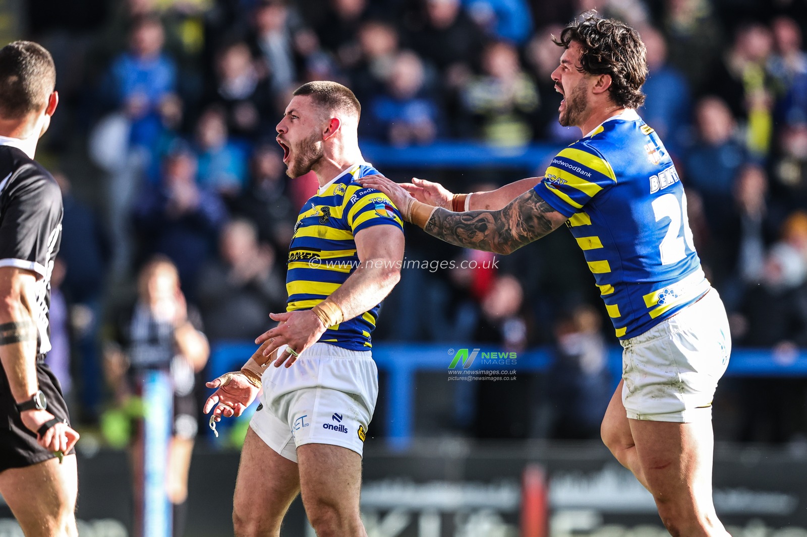 Danny Walker of Warrington Wolves celebrates his try during the Betfred Challenge Cup Quarter Final match Warrington Wolves vs Leigh Leopards at The Halliwell Jones Stadium, Warrington, United Kingdom on 11 April 2026

(Photo by Alfie Cosgrove/News Images)