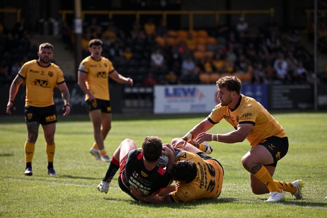 Ben Currie of Warrington Wolves makes a try during the Betfred Super League round 21 match Castleford Tigers vs Warrington Wolves at OneBore Stadium, Castleford, Untied Kingdom on 01 August 2026

(Photo by Ben Roberts/News Images)
