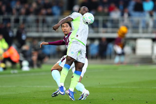 Jeremy Doku of Manchester City controls the ball during the Premier League match Burnley vs Manchester City at Turf Moor, Burnley, United Kingdom on 22 April 2026

(Photo by Jorge Horsted/News Images)