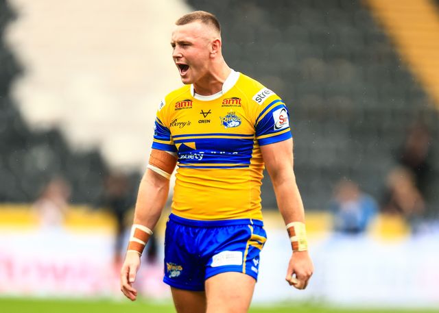 Harry Newman of Leeds Rhinos during the Betfred Super League Round 24 match Hull FC vs Leeds Rhinos at MKM Stadium, Hull, United Kingdom, 30th August 2025

(Photo by Richard Bierton/News Images)