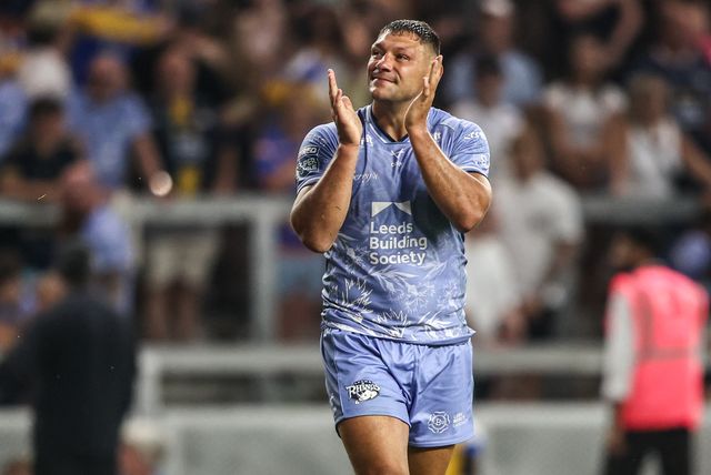 Ryan Hall of Leeds Rhinos applauds the fans after the game during the Betfred Super League round 16 match Leeds Rhinos vs Hull KR at AMT Headingley Stadium, Leeds, United Kingdom on 26 June 2026

(Photo by Alfie Cosgrove/News Images)