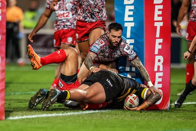 Xavier Va'a of York Knights goes over for a try during the Betfred Super League round 8 match York Knights vs Leigh Leopards at LNER Community Stadium, York, United Kingdom on 17 April 2026

(Photo by Alfie Cosgrove/News Images)