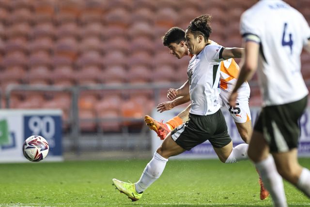 Rob Apter of Blackpool shoots on goal during the Sky Bet League 1 match Blackpool vs Birmingham City at Bloomfield Road, Blackpool, United Kingdom, 30th April 2025

(Photo by Mark Cosgrove/News Images)