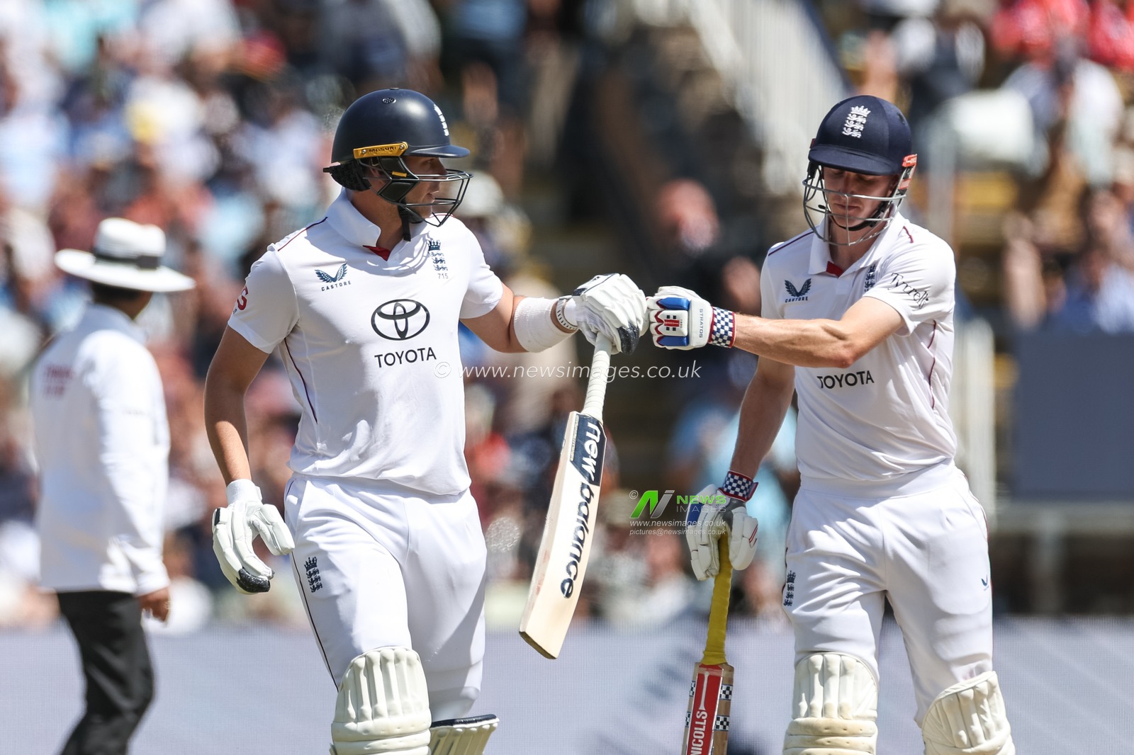 Jamie Smith of England fist bumps Harry Brook of England after hitting 24 runs in an over off Prasidh Krishna of India during the 2nd Rothesay Test Match day 3 England v India at Edgbaston, Birmingham, United Kingdom, 4th July 2025

(Photo by Mark Cosgrove/News Images)
