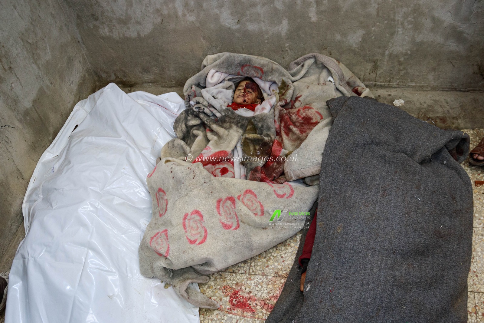 A family of 5, a mother, father and 3 children, were killed last night when Israeli warplanes targeted a tent for displaced people in the city of Deir al-Balah in the central Gaza Strip.(Photo: Mohammed Skaik/News Images)