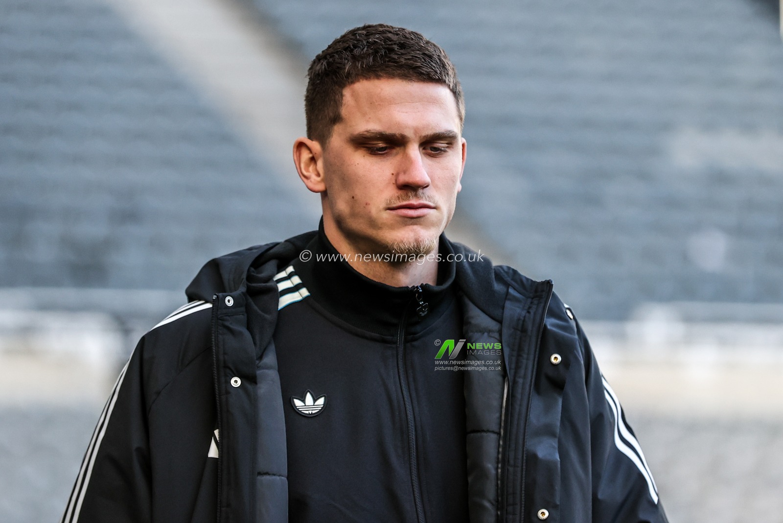 Sven Botman of Newcastle United arrives during the Premier League match Newcastle United vs Crystal Palace at St. James's Park, Newcastle, United Kingdom, 4th January 2026

(Photo by Alfie Cosgrove/News Images)

*** GER AUT SUI OUT ***