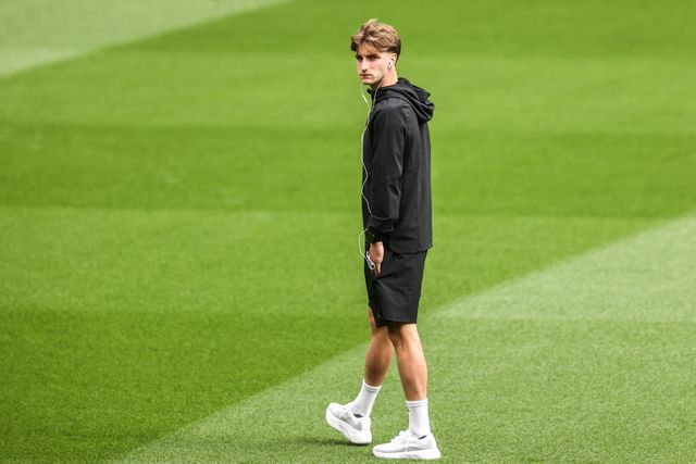 Cesar Palacios of Fulham arrives during the Premier League match Sunderland vs Fulham at Stadium Of Light, Sunderland, United Kingdom on 30 August 2026

(Photo by Alfie Cosgrove/News Images)