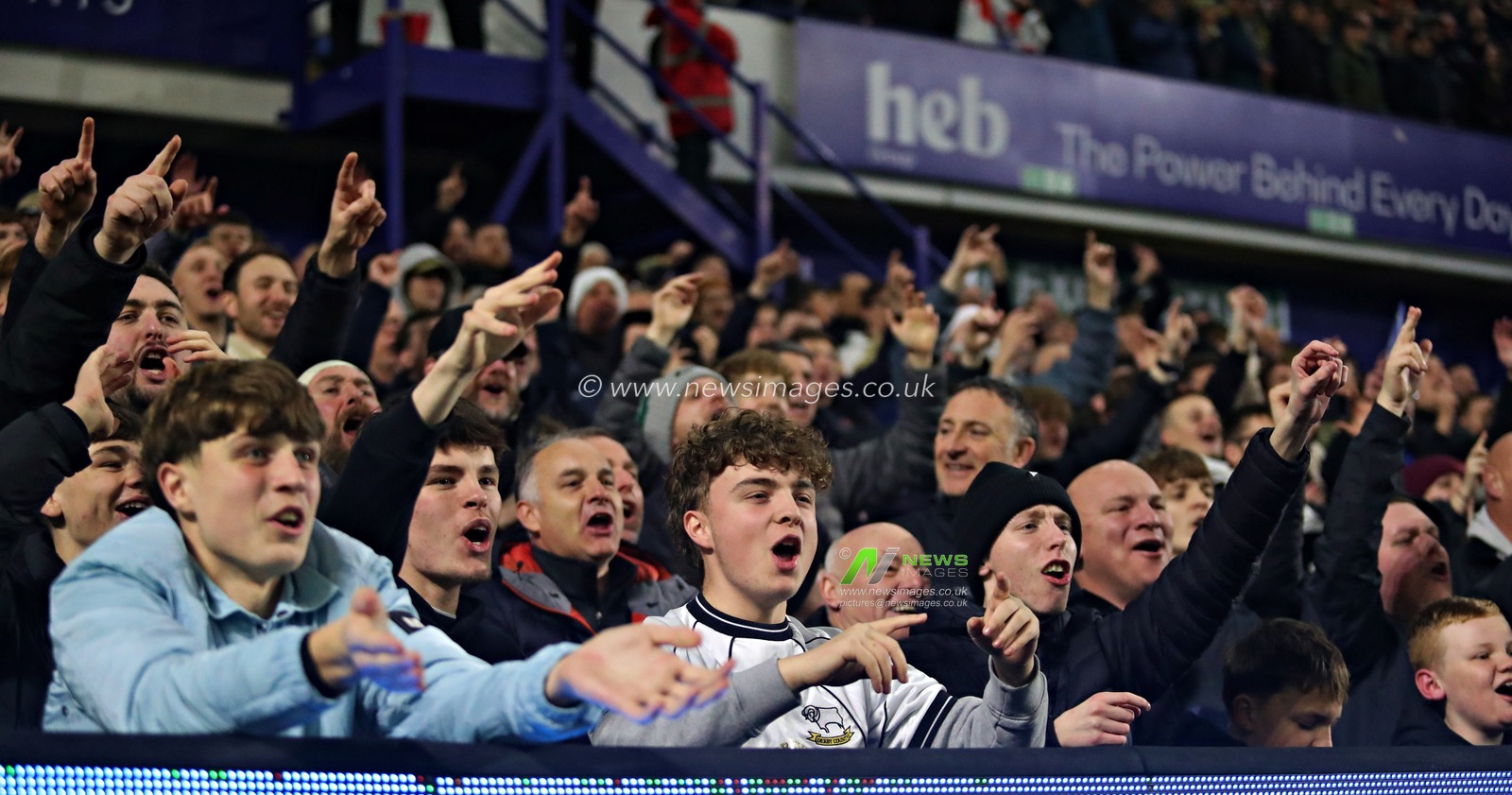 Derby fans sing happy birthday to Dion Sanderson of Derby County after the Sky Bet Championship match Sheffield Wednesday vs Derby County at Hillsborough, Sheffield, United Kingdom, 15th December 2025(Photo by Sam Eaden/News Images)*** GER AUT SUI OUT ***